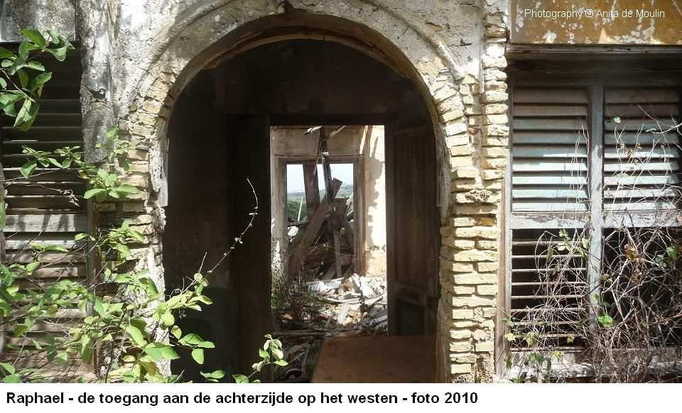 42. Raphael toegang achterzijde 2010